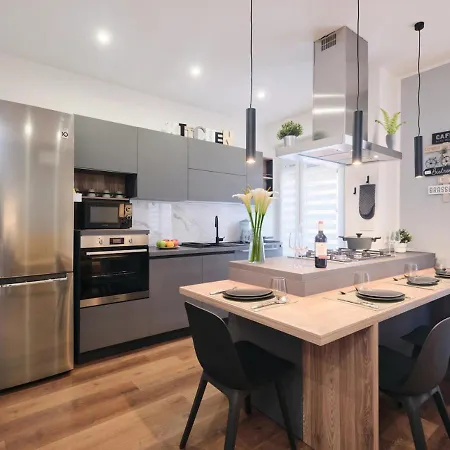 Apartment Colosseo A 15 Minuti - Elegante In Centro Rome