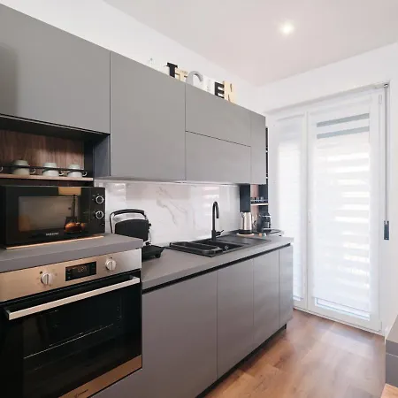 Apartment Colosseo A 15 Minuti - Elegante In Centro Rom
