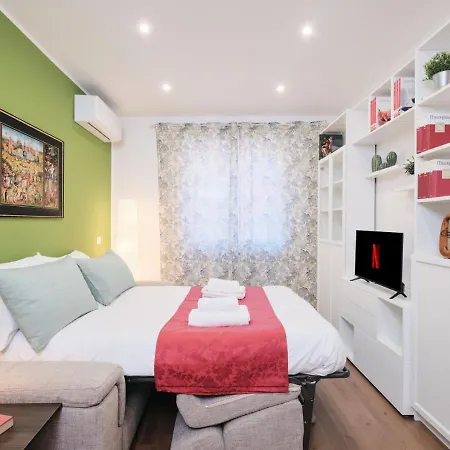 Apartment Colosseo A 15 Minuti - Elegante In Centro Rome